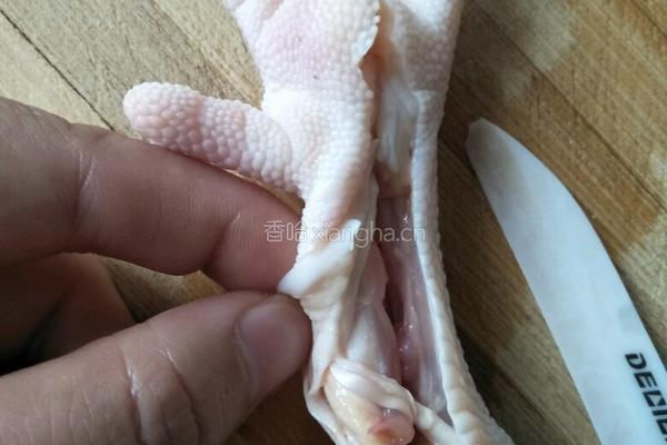 鸡爪快速去骨的做法图解2