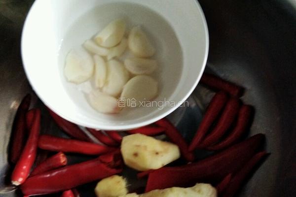 香辣牛秘制肉酱的做法图解1