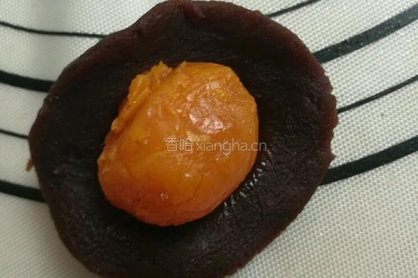 省时省力蛋黄酥（烫面法）的做法图解3