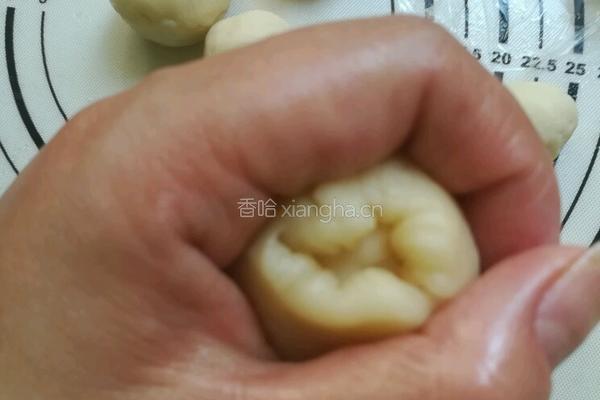 省时省力蛋黄酥（烫面法）的做法图解10