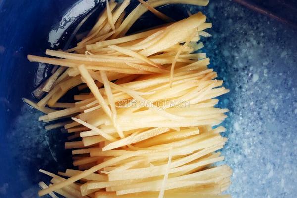 肉丝炒土豆的做法图解1