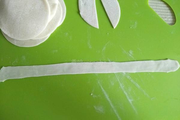 饺子皮版油泼面的做法图解4