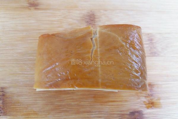 烤韭菜豆皮卷的做法图解2