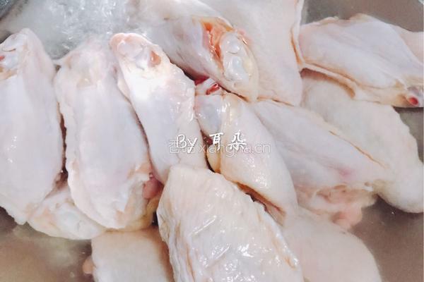 宝宝和大人都爱的秘制烤鸡翅 妈妈的味道的做法图解1