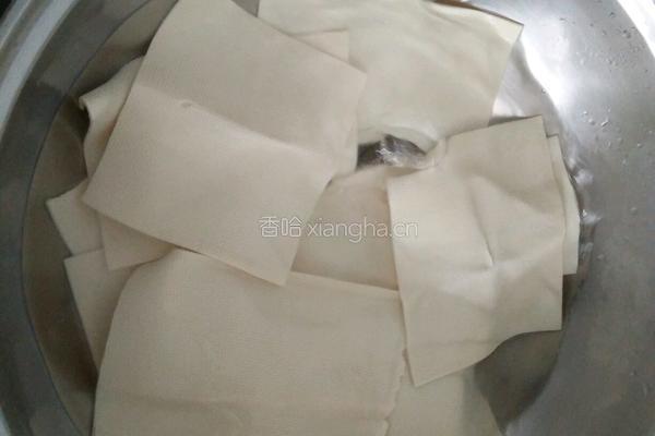 金针菇千张卷的做法图解4