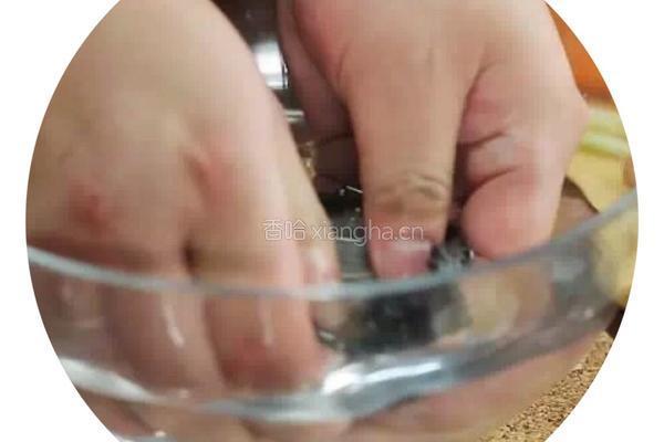大骨海参汤的做法图解5