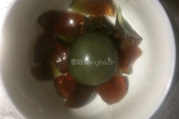 青瓜皮蛋瘦肉汤的做法图解4