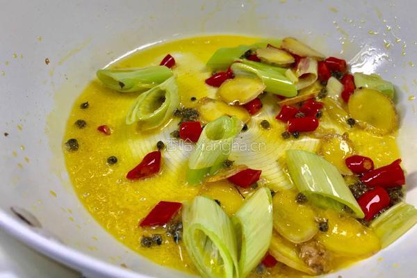 腊鱼头炖豆腐皮的做法图解8