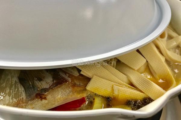 腊鱼头炖豆腐皮的做法图解13
