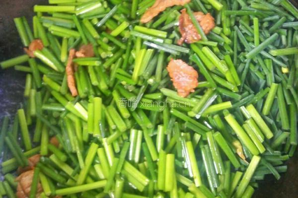 韭苔炒肉的做法图解3