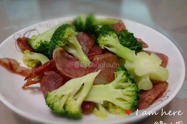 西兰花炒腊味 广味香肠炒西兰花 快手菜的做法图解4