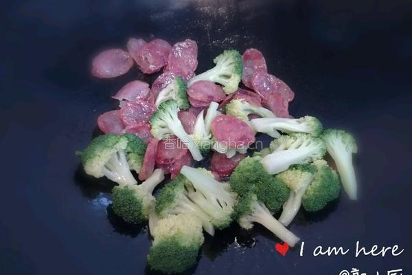 西兰花炒腊味 广味香肠炒西兰花 快手菜的做法图解3