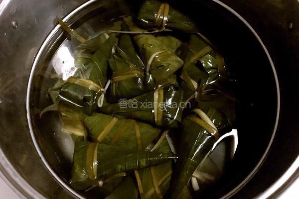 小枣糯米三角粽的做法图解10