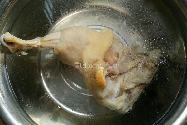 凉拌鸡腿的做法图解2
