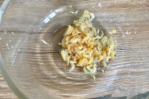 白菜虾米粥的做法图解5