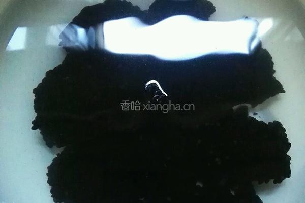 蜂蜜豆沙•乌米饭的做法图解1