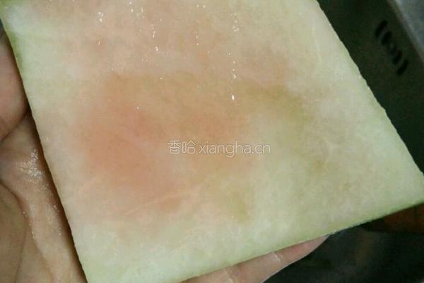 清爽小炒西瓜皮的做法图解3