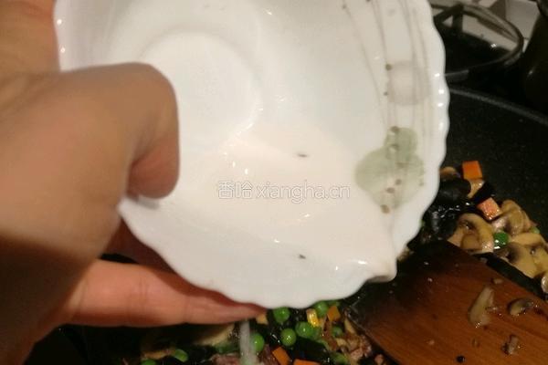 口蘑豌豆炒木耳的做法图解9