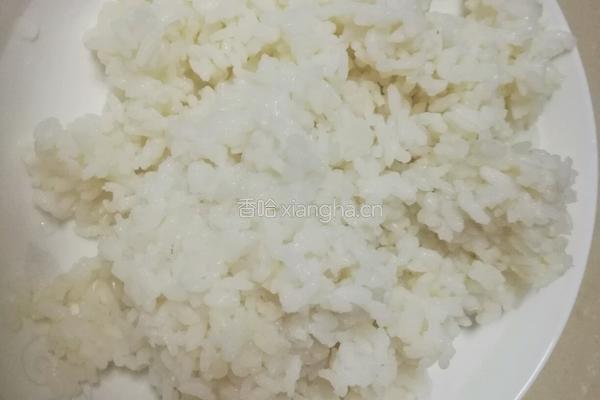 三丁炒饭的做法图解1