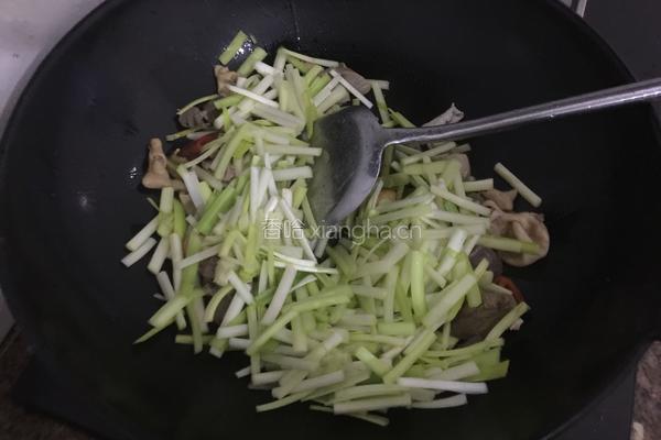 韭黄炒鸡肠的做法图解4
