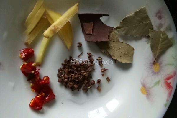干炒猪头肉的做法图解1