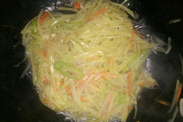 酸辣土豆胡萝卜丝的做法图解5