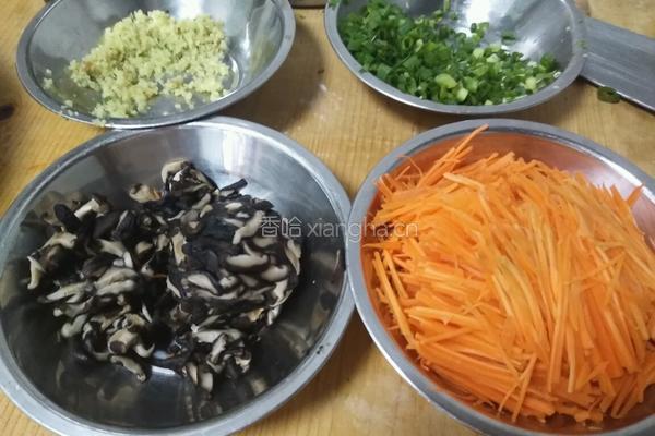 鸡丝春卷的做法图解1