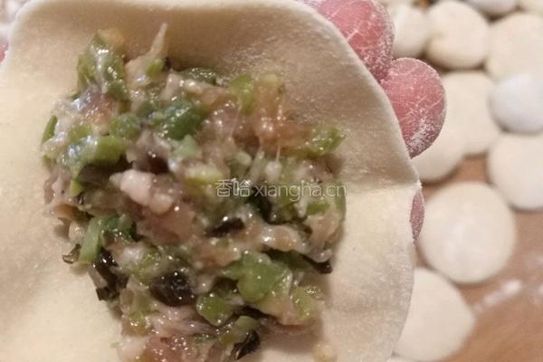 猪肉四季豆饺子的做法图解10