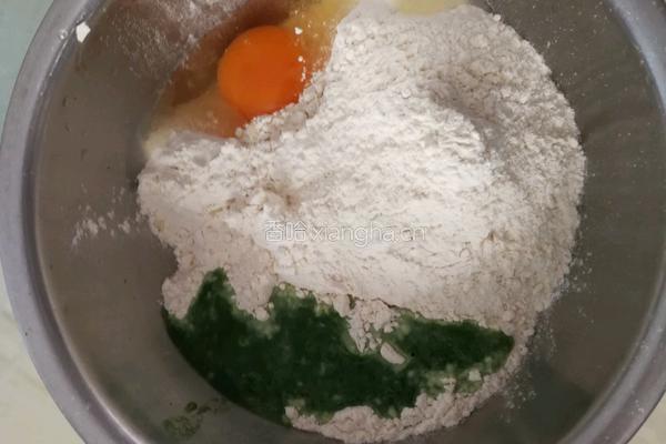 蔬菜汁鸡蛋饼的做法图解2