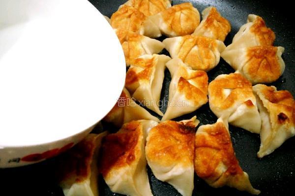 煎饺子的做法图解4