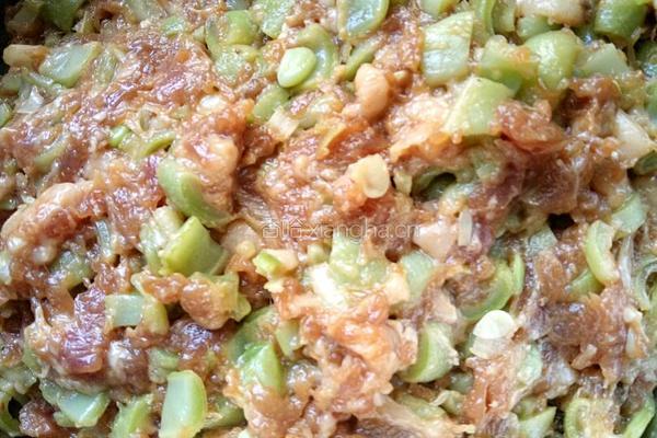 猪肉芸豆水饺的做法图解5