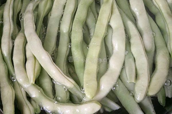猪肉芸豆水饺的做法图解3