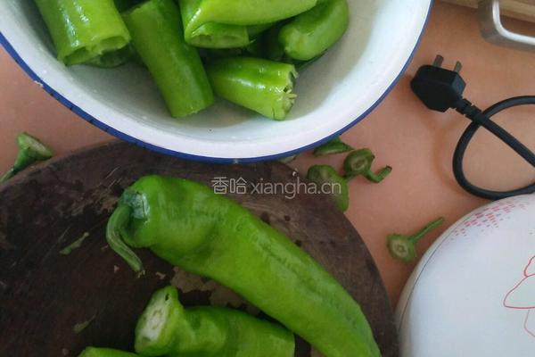 辣椒粉条炒猪肉的做法图解2