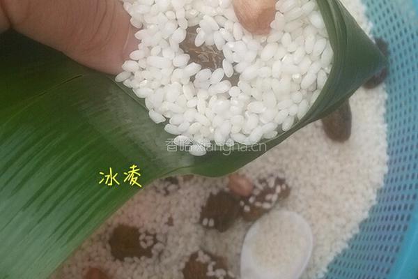 蜜枣糯米粽子的做法图解5