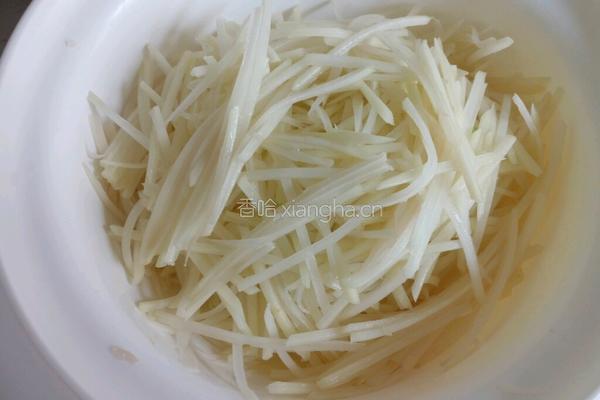 尖椒土豆丝的做法图解2