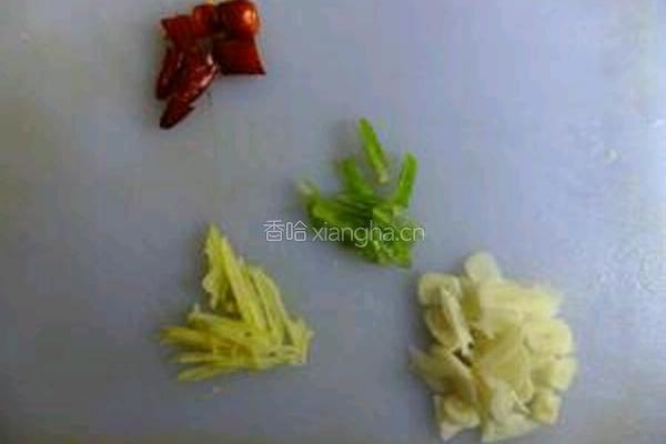 土豆片回锅肉的做法图解3