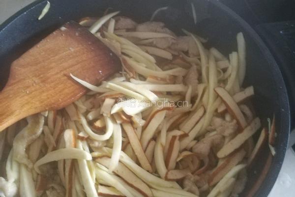 茭白豆干肉丝的做法图解5