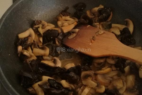 豌豆虾仁炒口蘑的做法图解10
