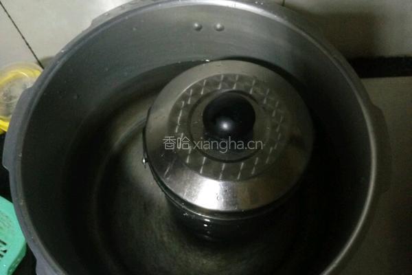 乌鸡花胶汤的做法图解4