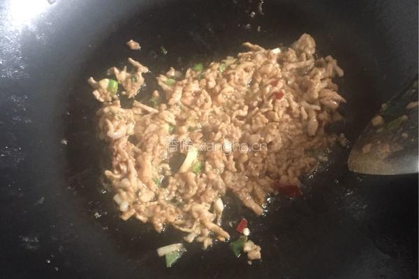 秋葵炒肉的做法图解3