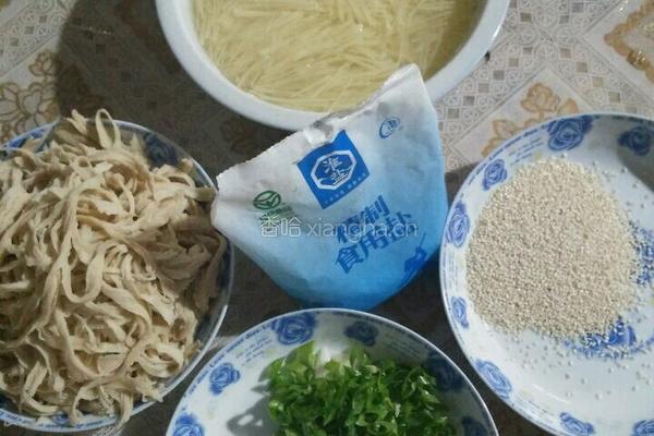 土豆炒芝麻的做法图解2