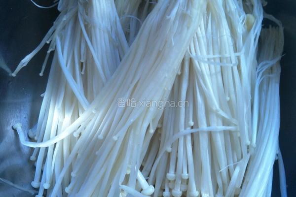 豆腐皮卷金针蘑的做法图解1