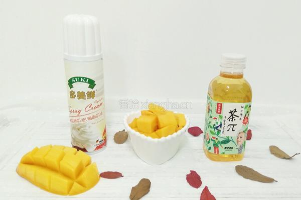 芒果绿茶奶盖和草莓牛奶奶盖的做法图解1