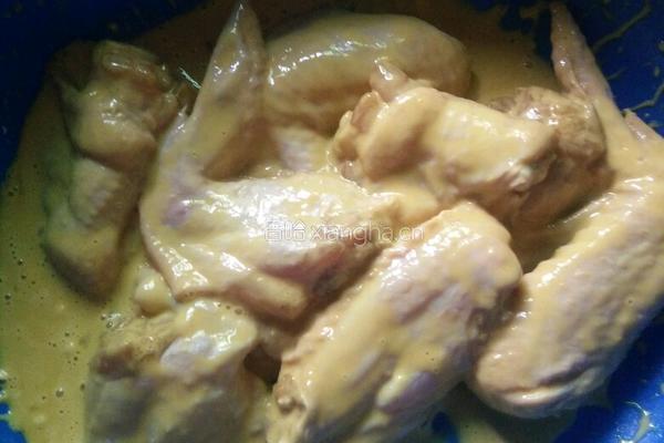 面包糠炸鸡翅的做法图解3
