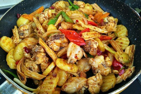 土豆鸡翅香锅的做法图解14
