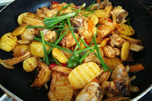 土豆鸡翅香锅的做法图解15
