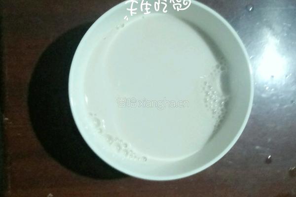 牛奶燕麦的做法图解1
