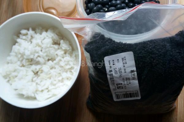黑豆芝麻粥的做法图解1