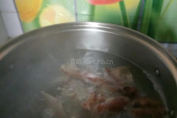 山药鸭架汤的做法图解4