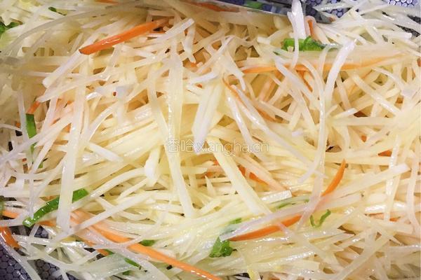 家常土豆丝的做法图解10